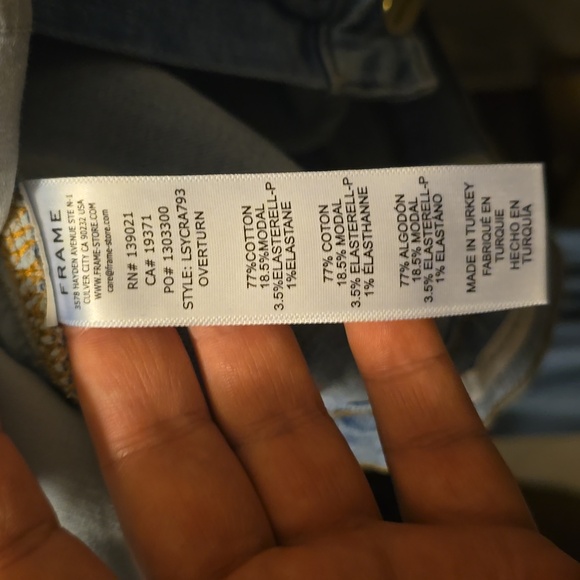 🔥NEW TO CLOSET!!!Frame Le Sylvie Raw Edge Denim🔥 - Picture 7 of 7